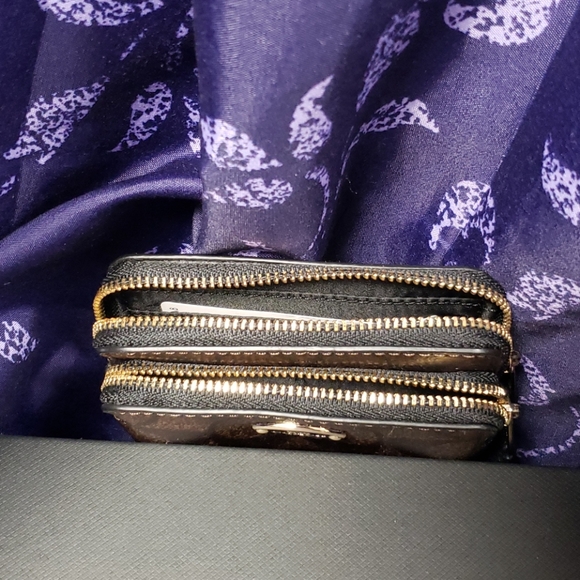Coach change purse - Picture 2 of 2